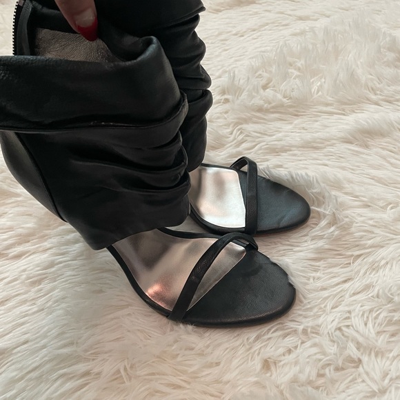 Stunning BCBGMaxAzria heeled booties - Picture 3 of 13